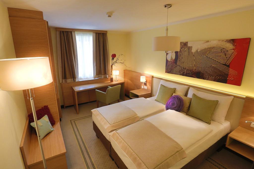 Hotel Leobersdorfer Hof Экстерьер фото