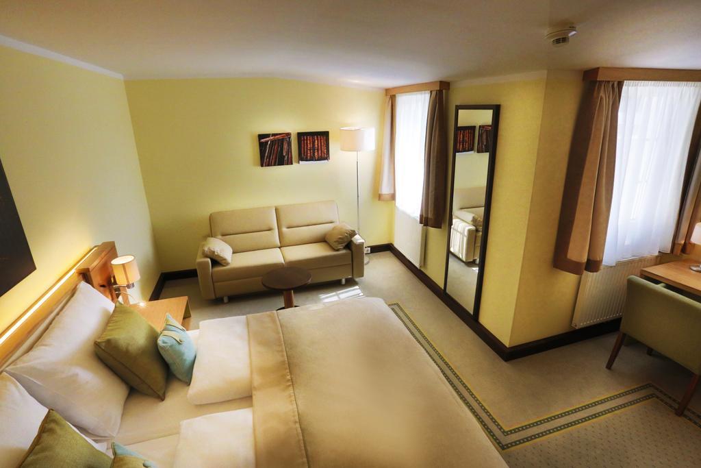 Hotel Leobersdorfer Hof Экстерьер фото