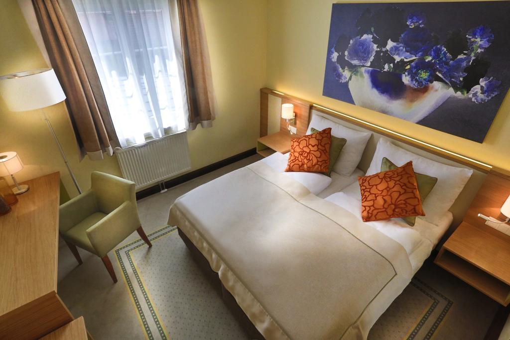 Hotel Leobersdorfer Hof Экстерьер фото